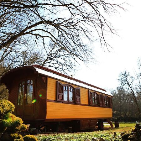 Les Roulottes Du Lot Bed & Breakfast Gramat Luaran gambar