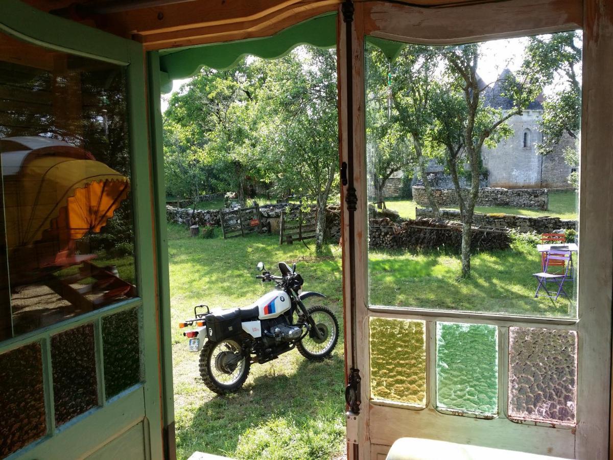 Les Roulottes Du Lot Bed & Breakfast Gramat Luaran gambar