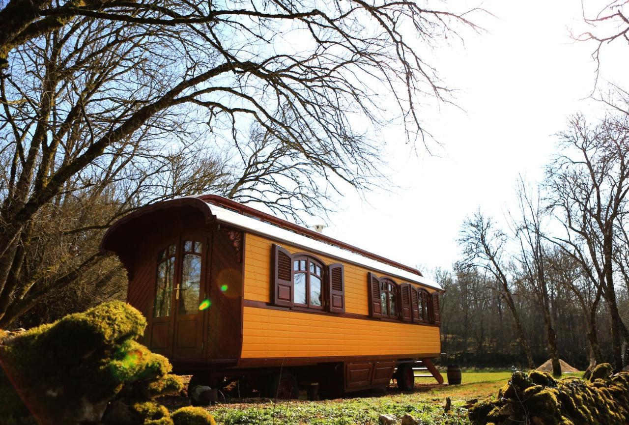 Les Roulottes Du Lot Bed & Breakfast Gramat Luaran gambar