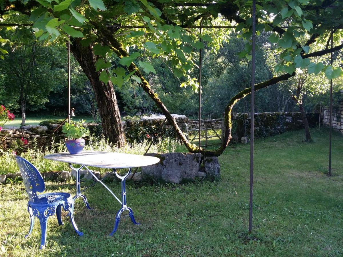 Les Roulottes Du Lot Bed & Breakfast Gramat Luaran gambar