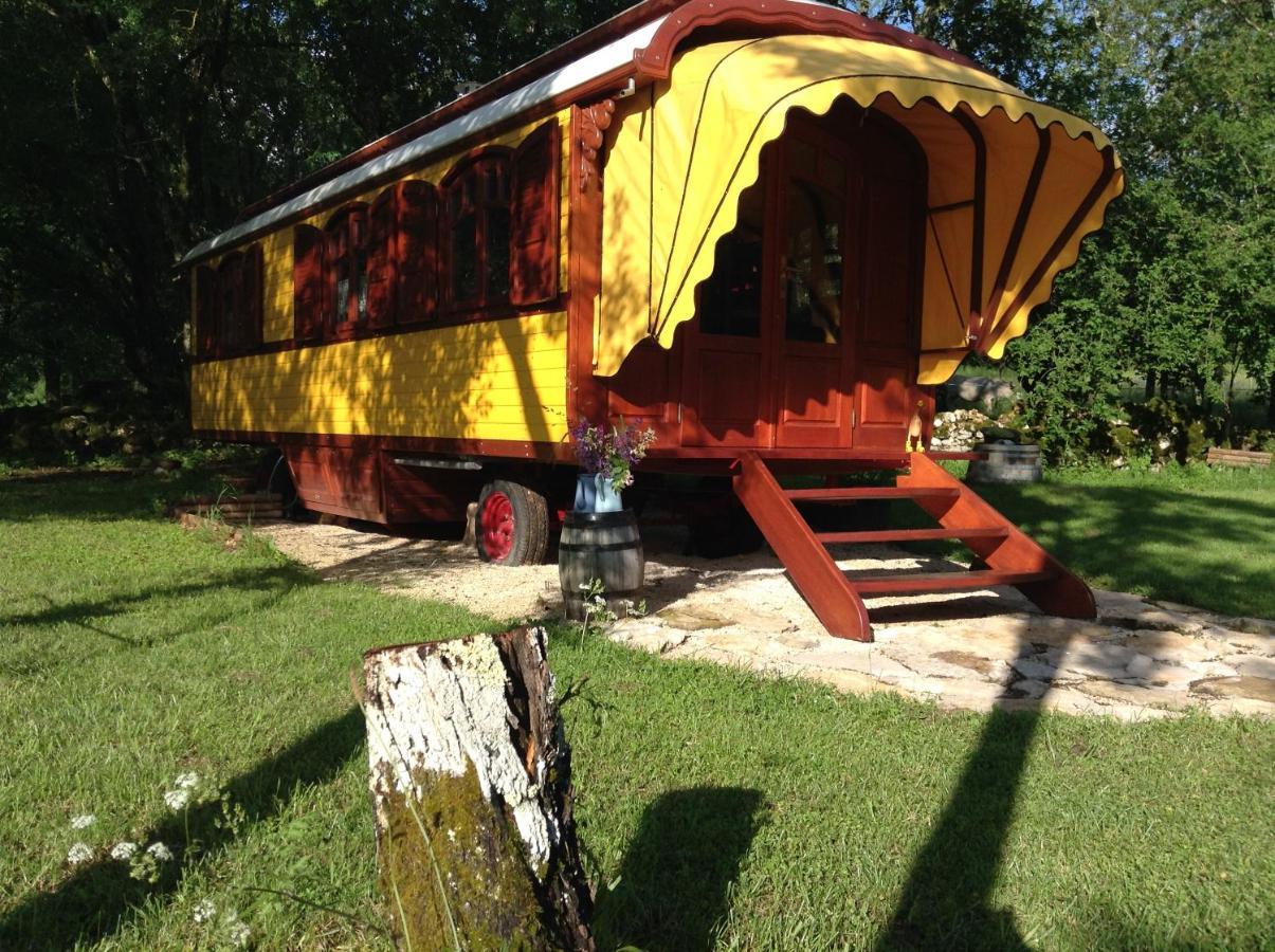Les Roulottes Du Lot Bed & Breakfast Gramat Luaran gambar